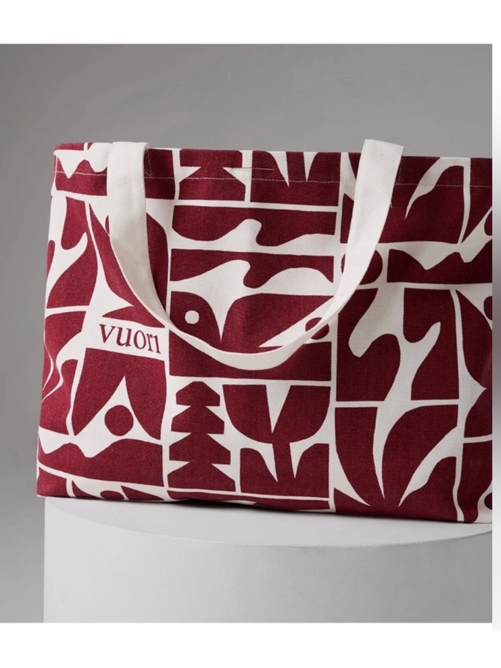 Vuori Limited Edition Holiday 2025 Large Tote Bag Strawberry Red Athletic Travel